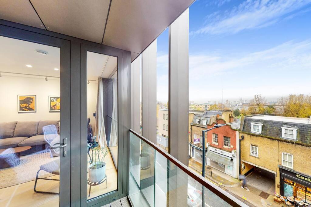 Appartement Modern 1 Bed Flat With Balcony In Kensal Londen